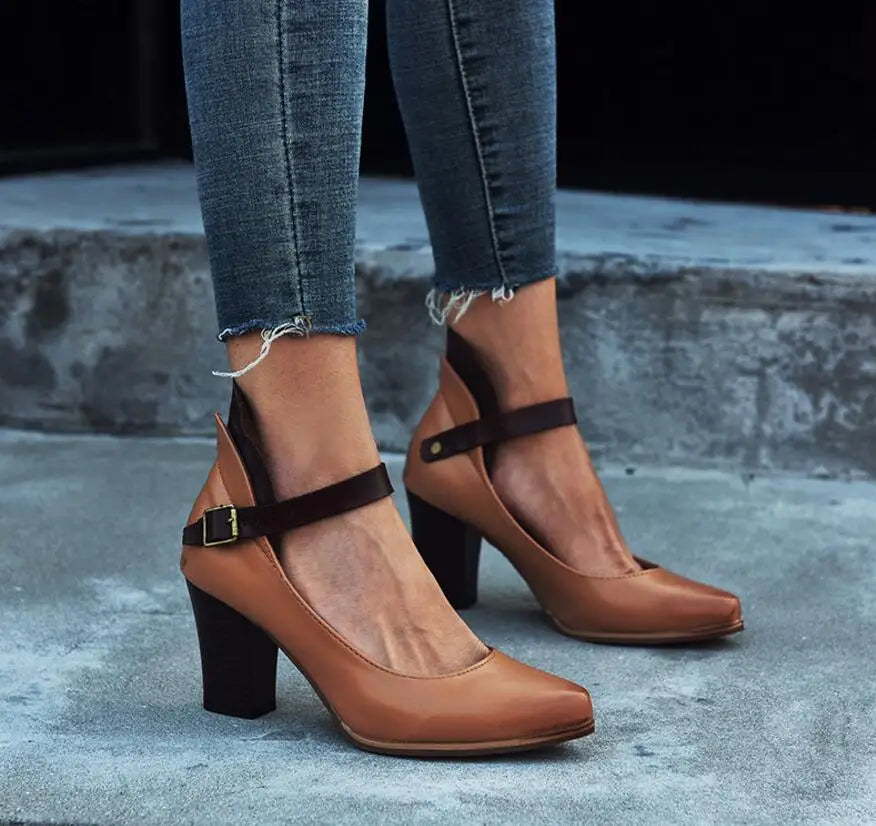Stilvolle High Heels Mit Schnallendesign