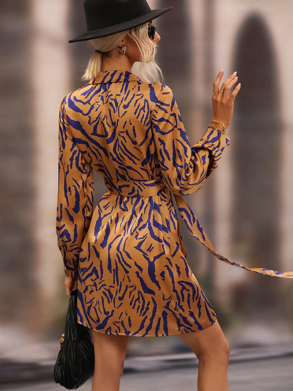 Wickel-Midikleid Mit Langen Ärmeln Und V-Ausschnitt