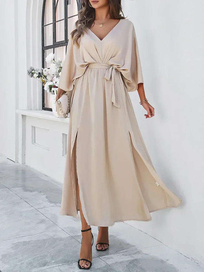 Locker Geschnittenes Kleid Mit V-Ausschnitt