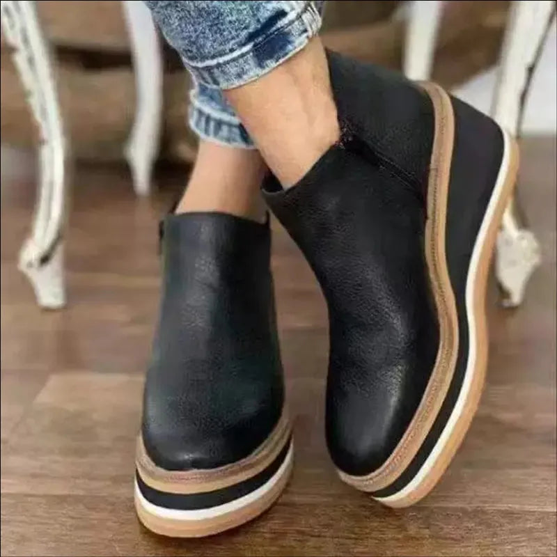 Stiefel Mit Reißverschluss İm Eleganten Design