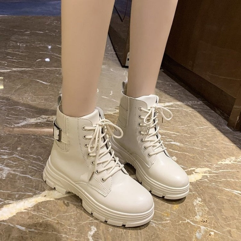 Elegante Leder-Schnürstiefel