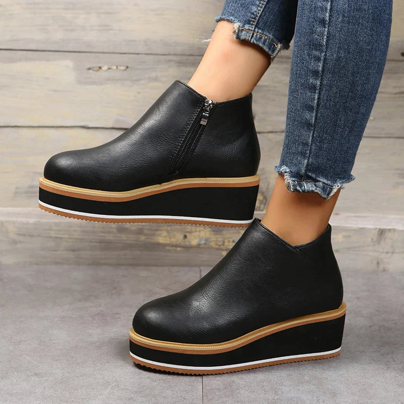 Stiefel Mit Reißverschluss İm Eleganten Design
