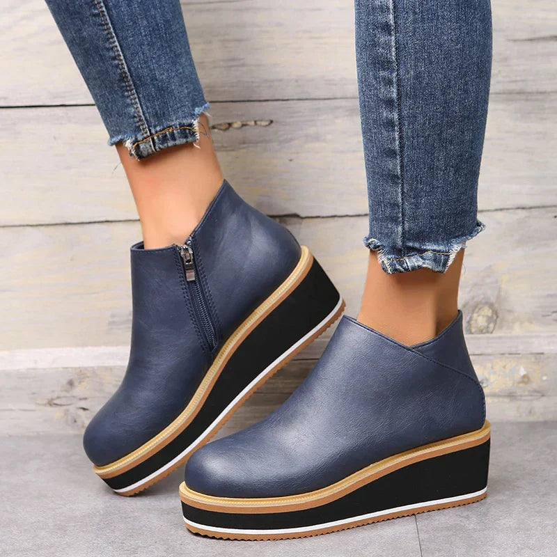 Stiefel Mit Reißverschluss İm Eleganten Design