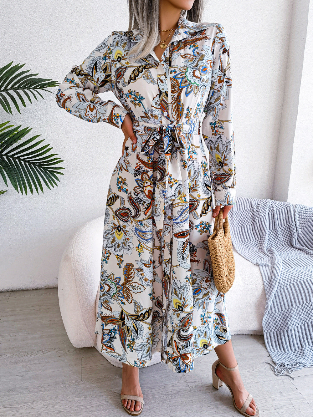 Midikleid Mit Hemdkragen Und Blumenmuster