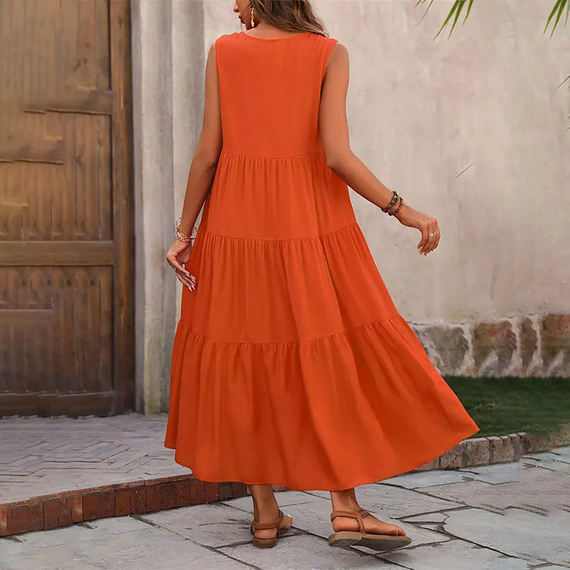 Langes Kleid Mit V-Ausschnitt Und Lockerem Schnitt Und Rüschen