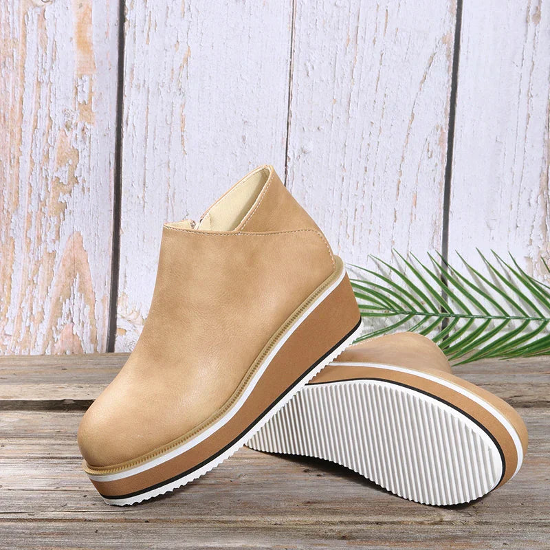 Stiefel Mit Reißverschluss İm Eleganten Design