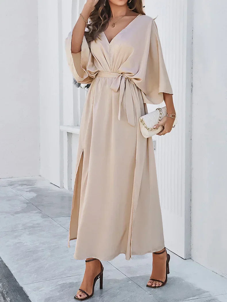 Locker Geschnittenes Kleid Mit V-Ausschnitt