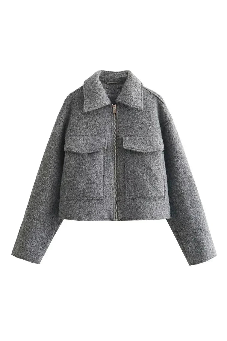 Elegante Reißverschlussjacke Mit Taschendetails