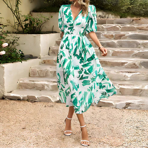Gemustertes Sommerkleid Mit V-Ausschnitt