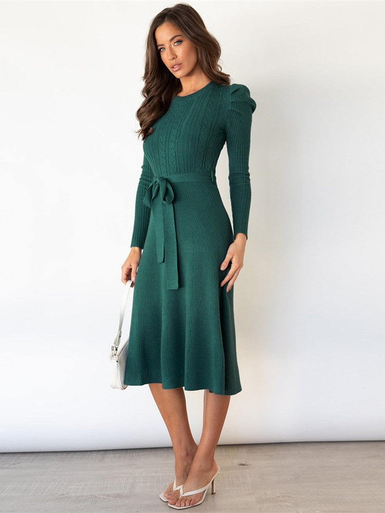Gestricktes Midikleid Mit Geradem Ausschnitt