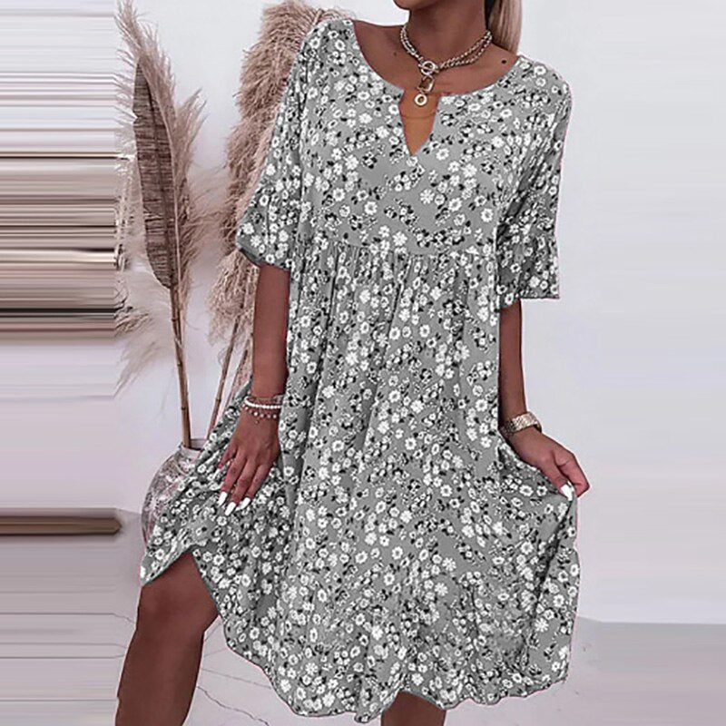 Kleid Mit Rundhalsausschnitt Und Blumenmuster