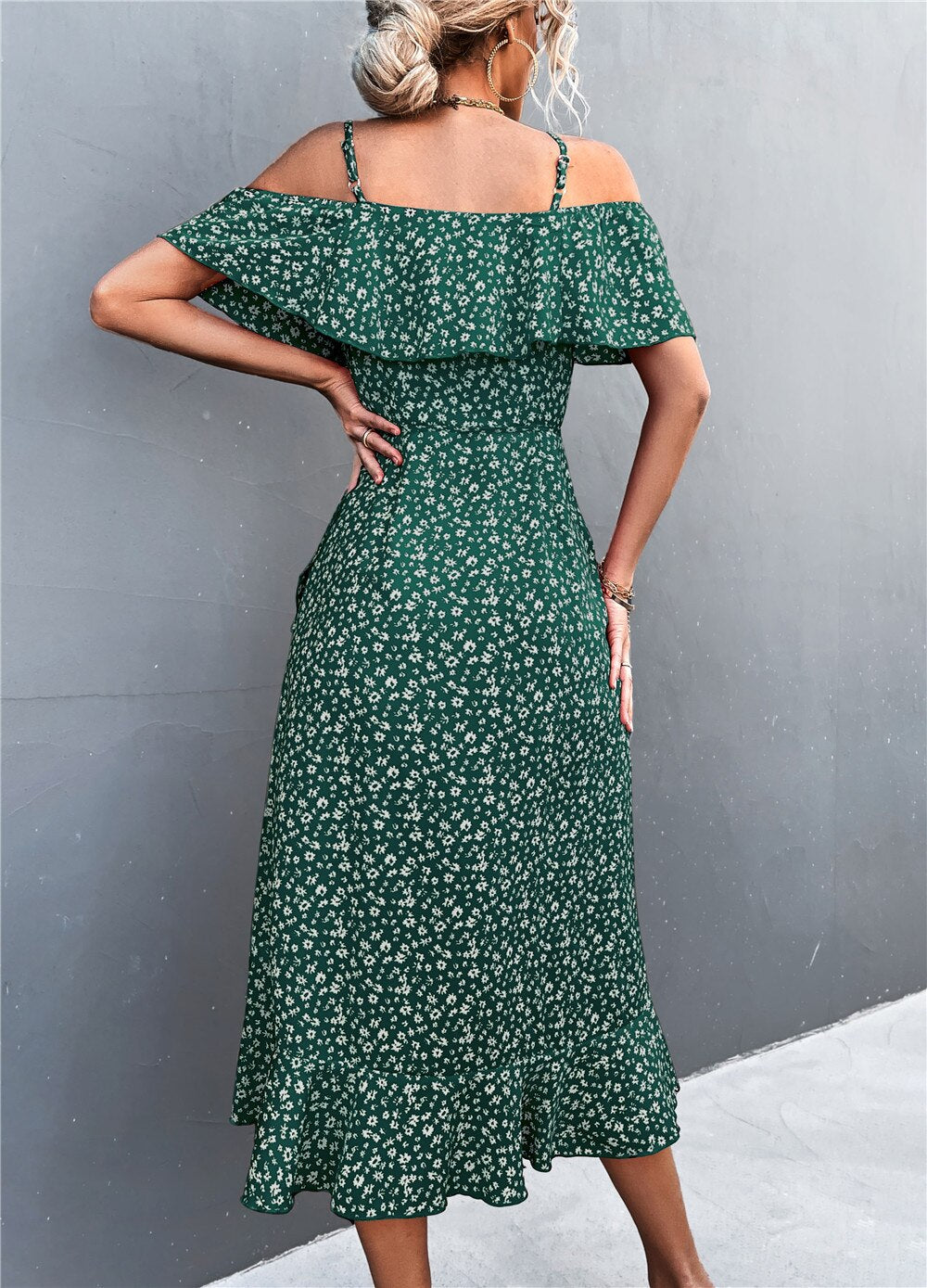 Elegantes Schulterfreies Midikleid