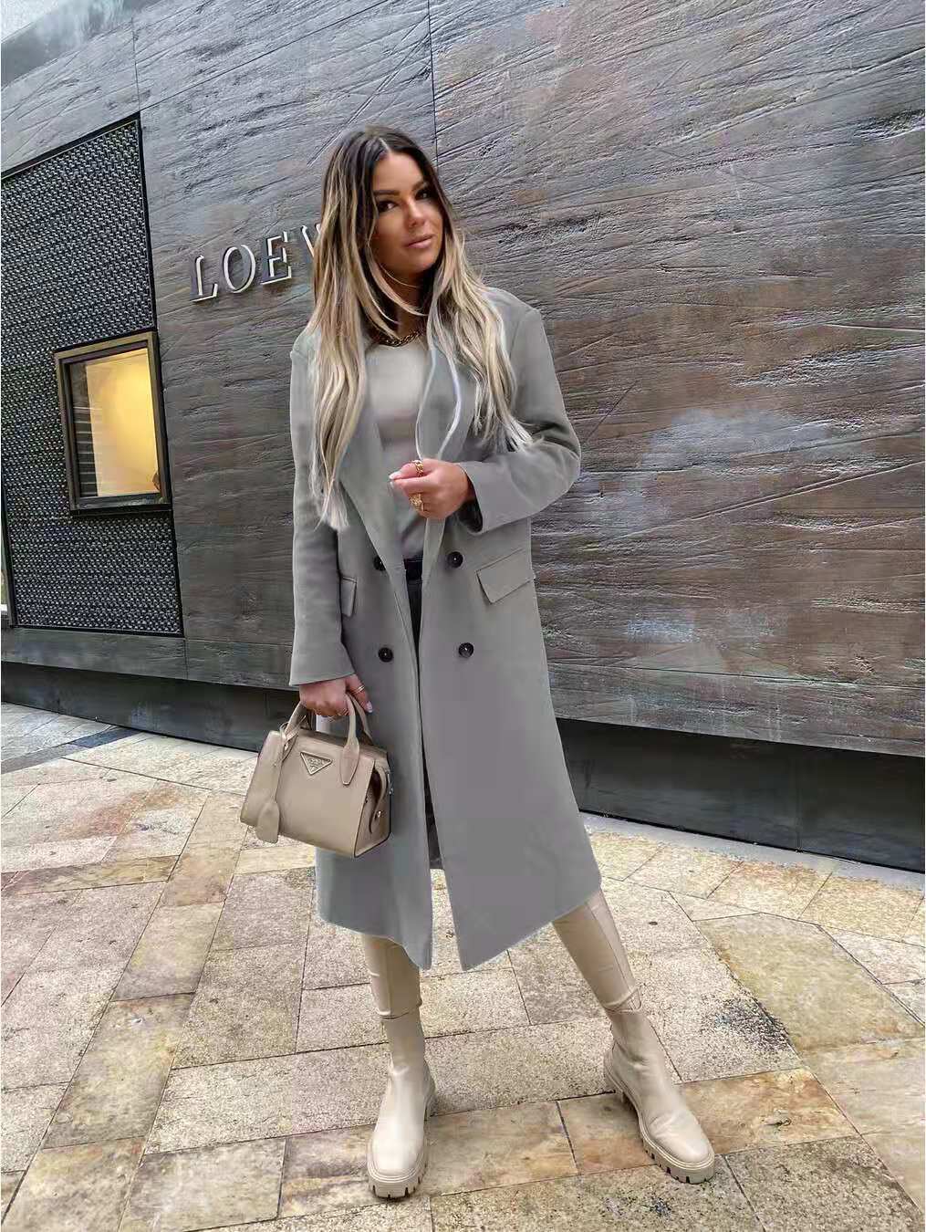 Langärmliger Mantel İm Retro-Stil