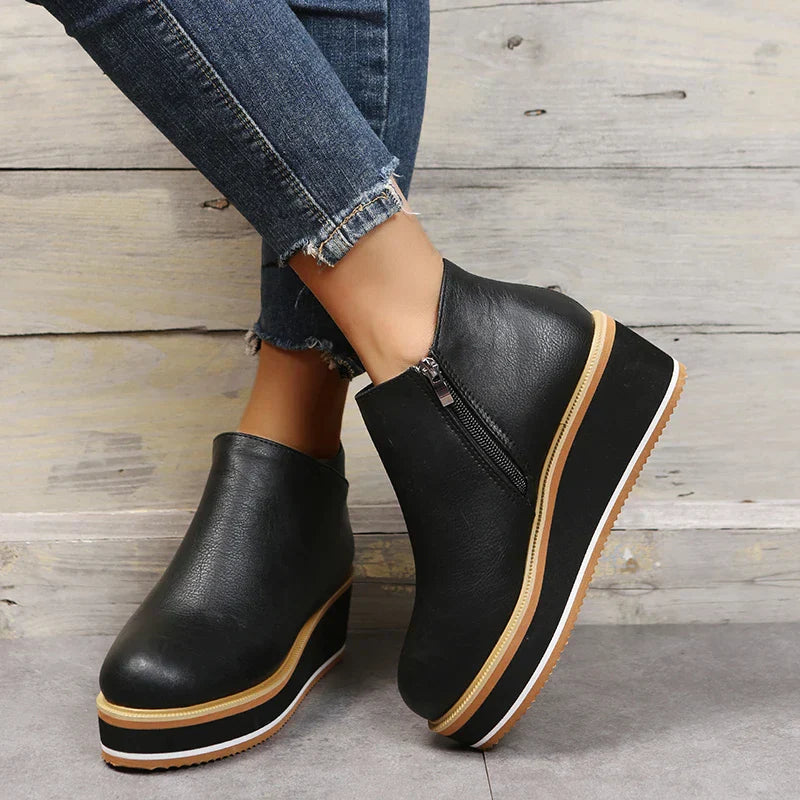 Stiefel Mit Reißverschluss İm Eleganten Design