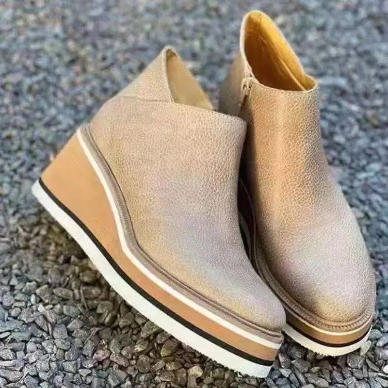 Stiefel Mit Reißverschluss İm Eleganten Design