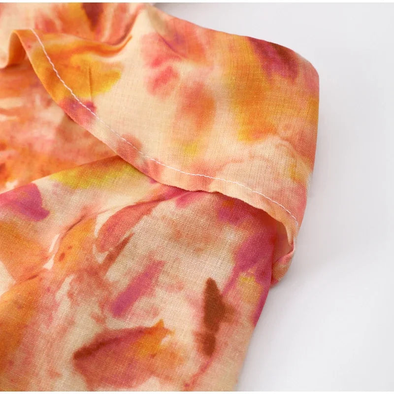 Langes Sommerkleid Mit Tiefem V-Ausschnitt Und Rüschen