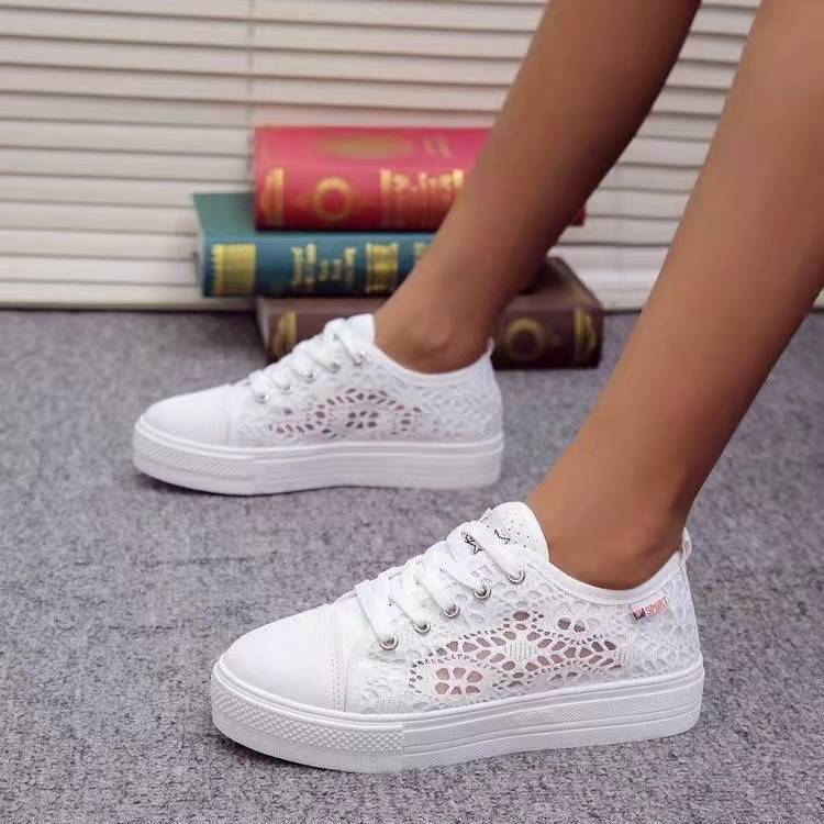 Stylische Schnür-Sneaker Mit Loch-Detail