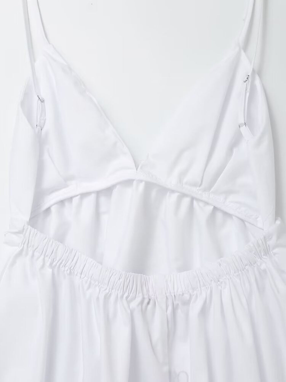 Elegantes Midikleid Mit Tiefem Rücken