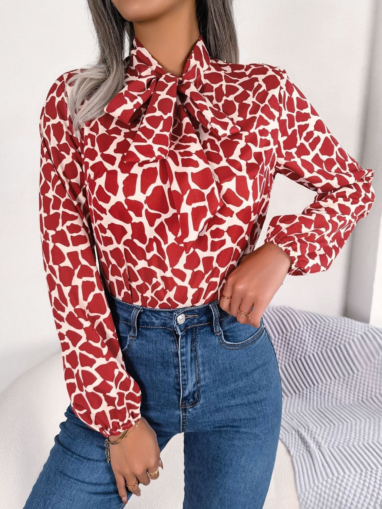 Bluse Mit Stilvollem Design Und Muster