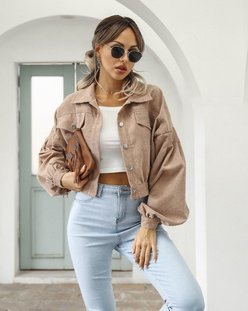Elegante Samtjacke İm Kurzdesign
