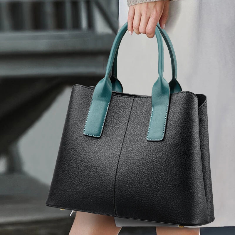 Große Schulterhandtasche İm Stilvollen Design Mit Kreuzdetail