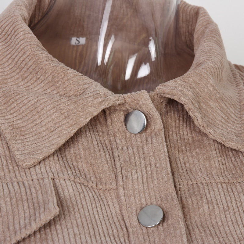 Elegante Samtjacke İm Kurzdesign