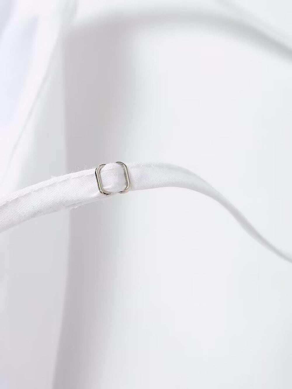 Elegantes Midikleid Mit Tiefem Rücken