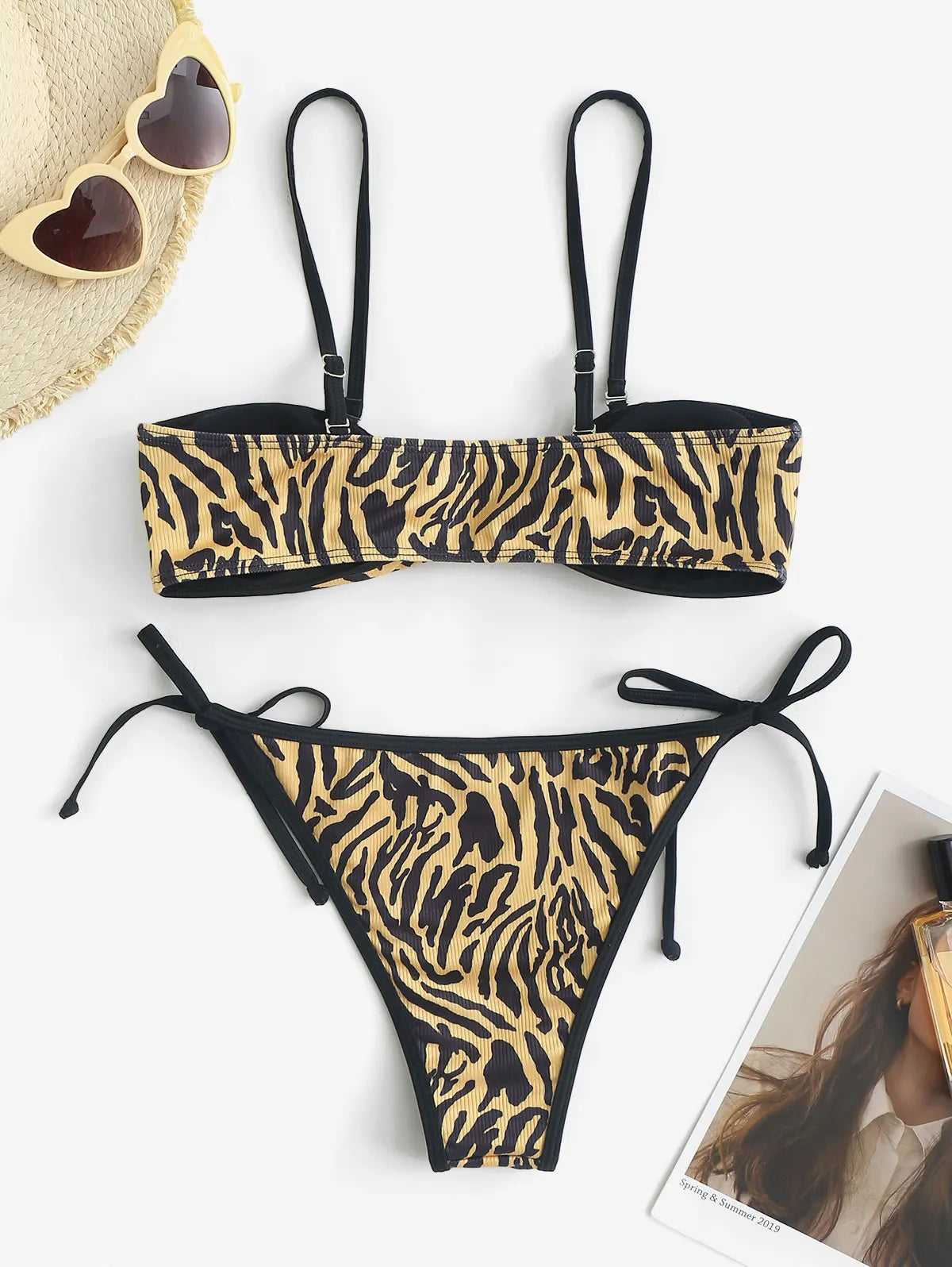 Stilvoller, Eleganter Bikini Mit Leopardenmuster