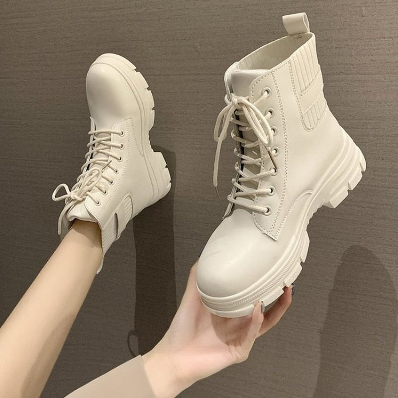 Elegante Leder-Schnürstiefel