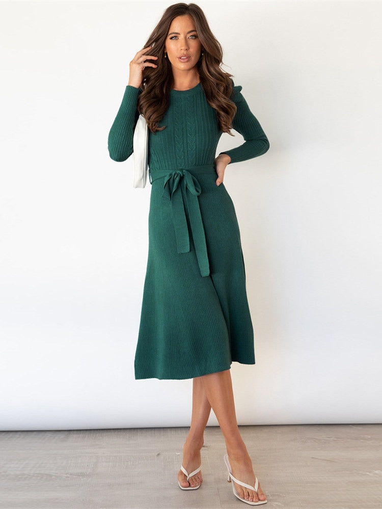 Gestricktes Midikleid Mit Geradem Ausschnitt