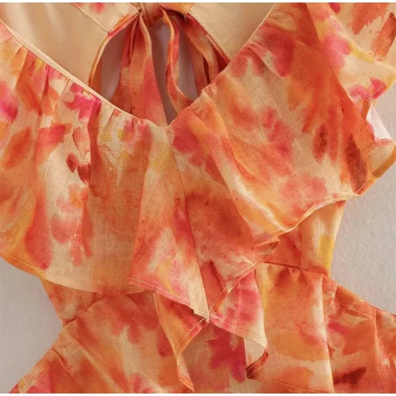 Langes Sommerkleid Mit Tiefem V-Ausschnitt Und Rüschen