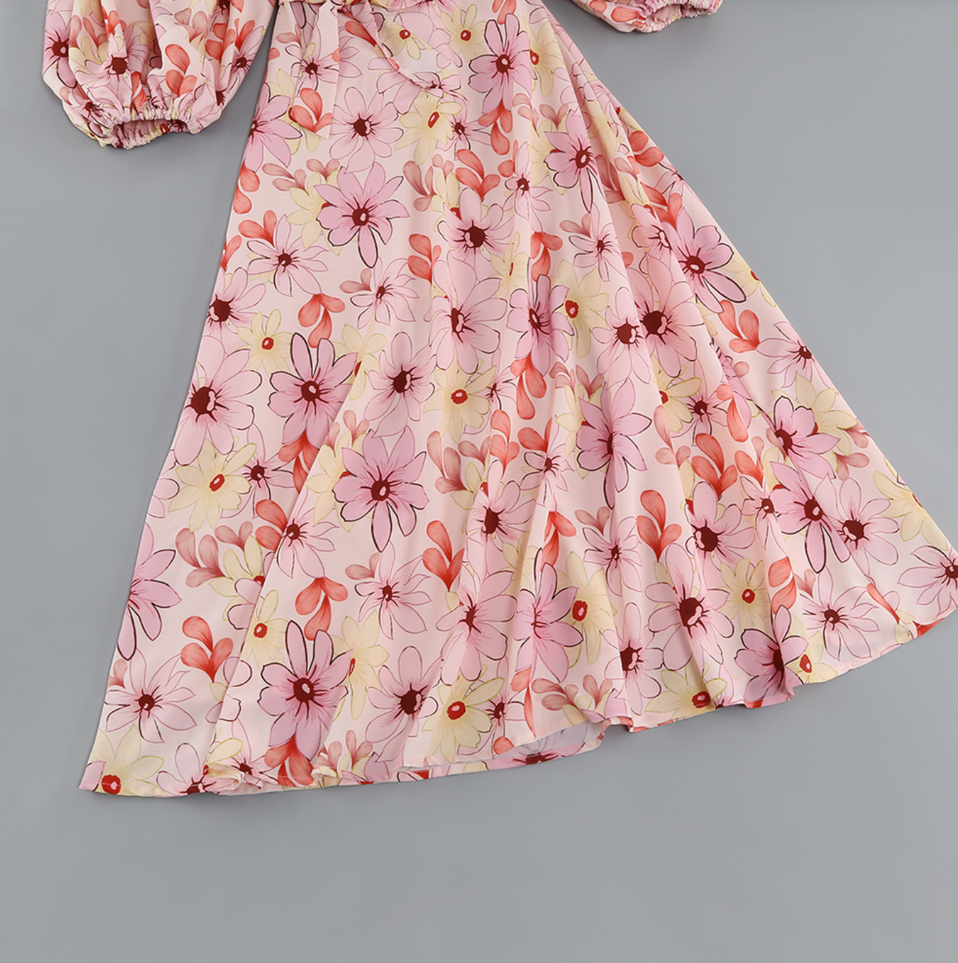Langärmliges Maxikleid Mit Blumendruck