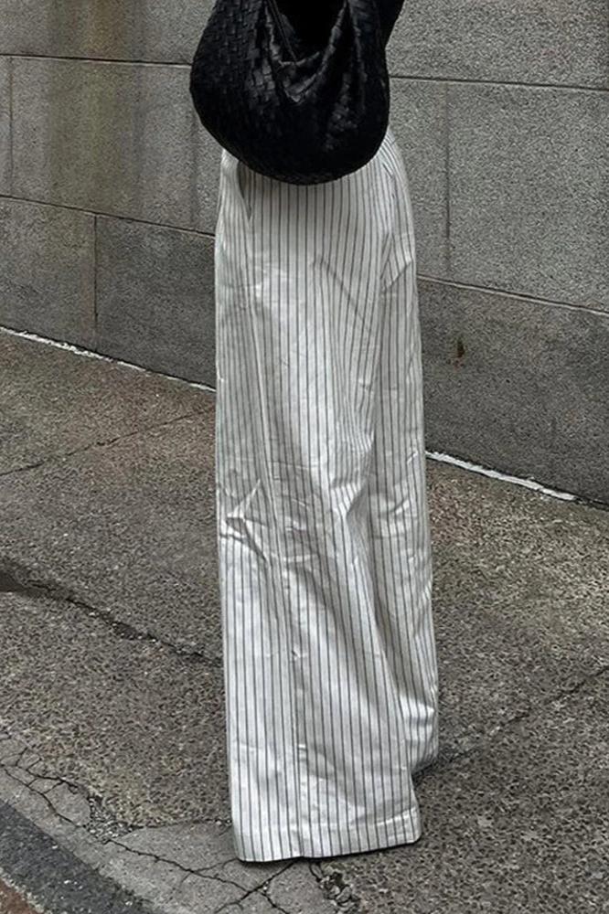 Gestreifte Hose Mit Weitem Bein Und Taschen