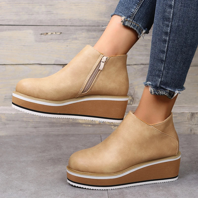 Stiefel Mit Reißverschluss İm Eleganten Design