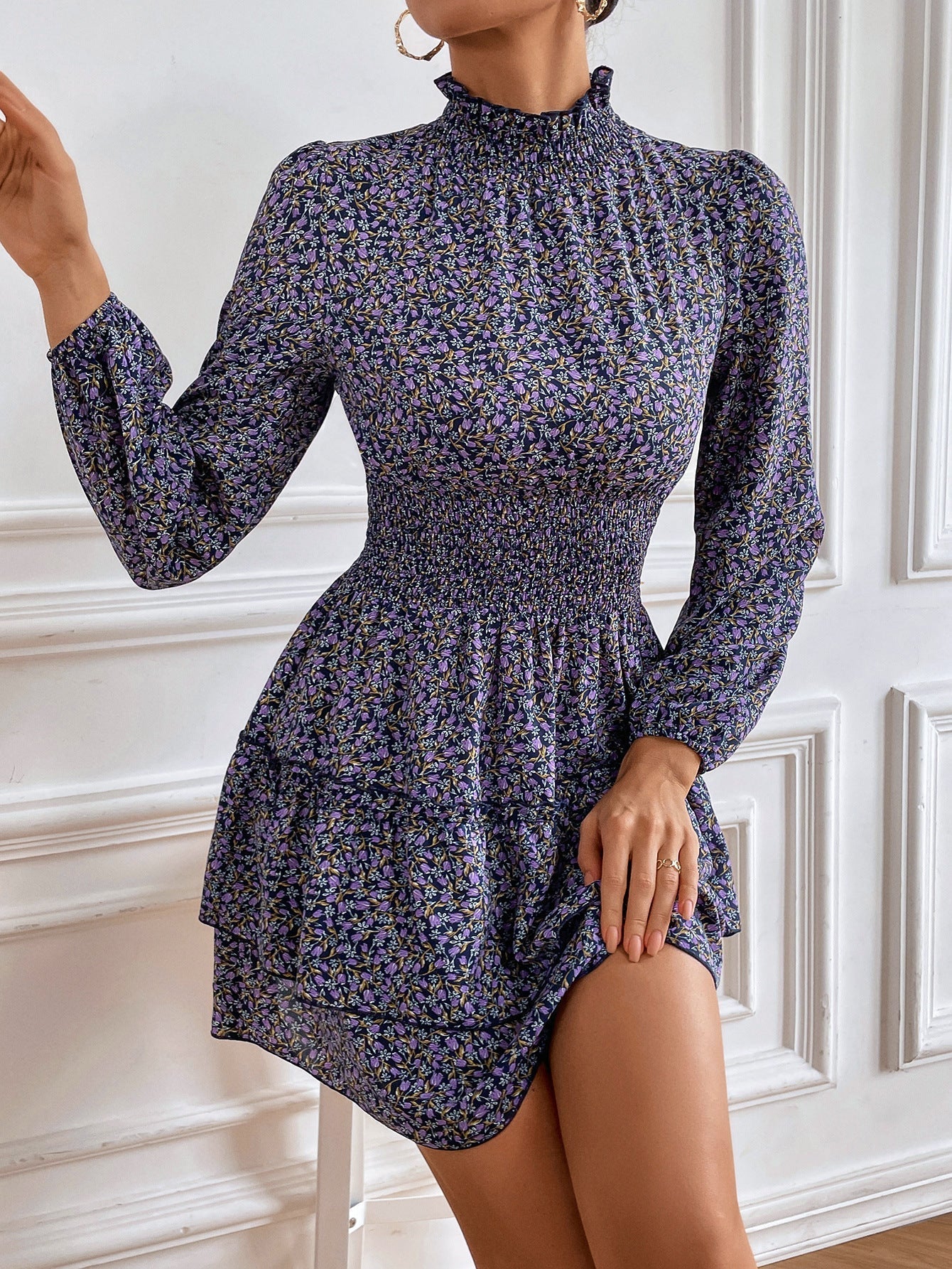 Elegantes Minikleid Mit Blumenmuster
