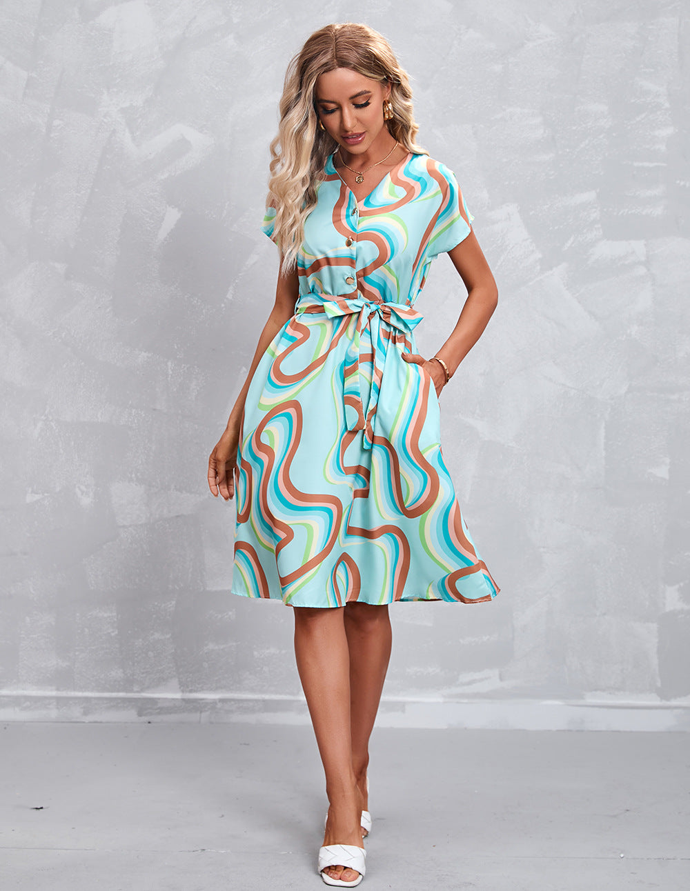 Geknöpftes, Kurzärmliges Midikleid