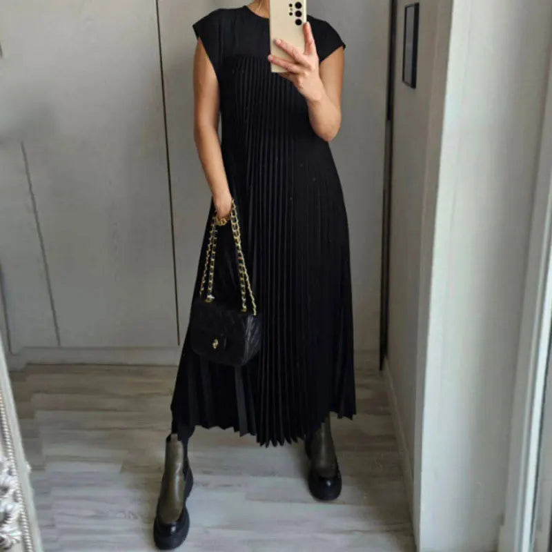 Langes Kleid İn Übergröße – Einfarbige Tasche, Rundhalsausschnitt, Ärmellos Und Plissee-Detail