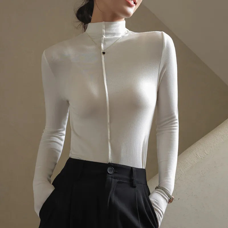 Elegante Design-Bluse İn Schlichter Optik