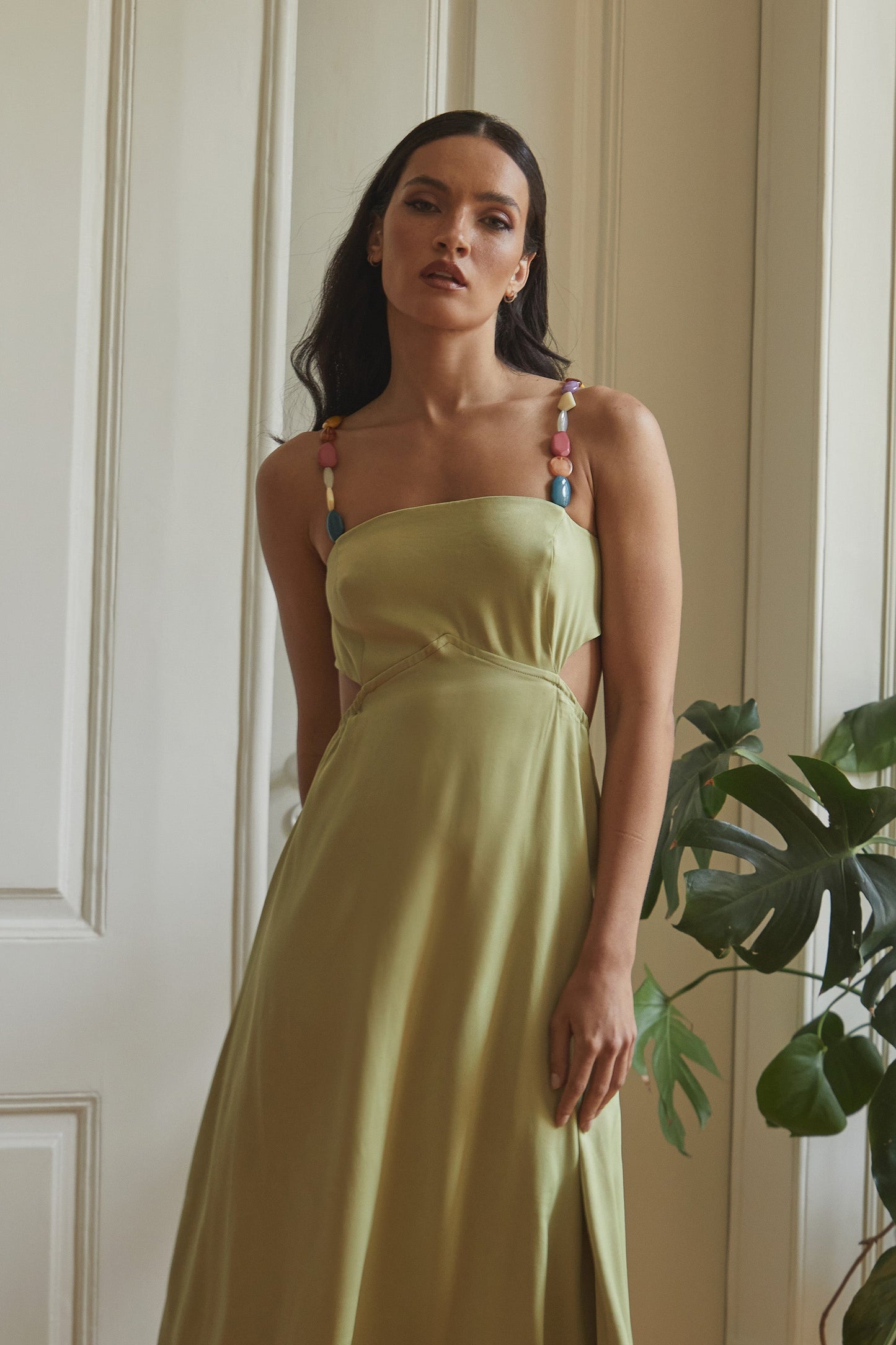 Elegantes Rückenfreies Midikleid