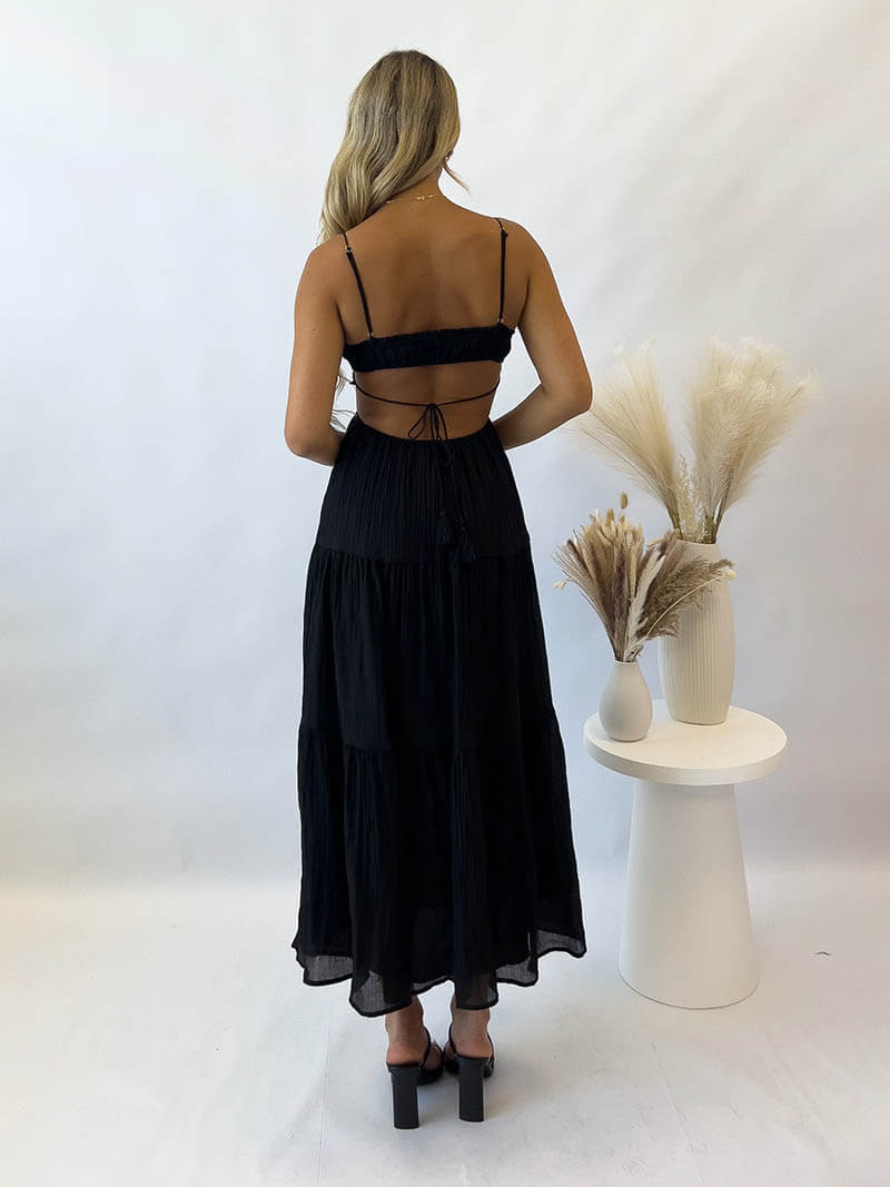 Elegantes Midikleid Mit Dünnen Trägern