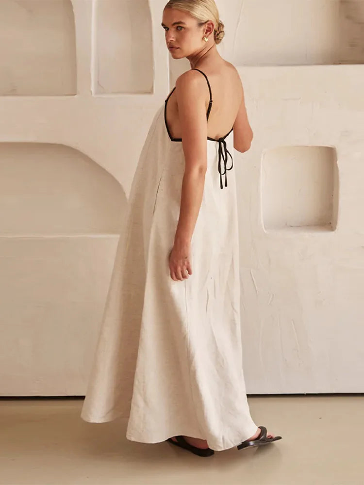 Maxikleid Mit Eckigem Ausschnitt Und Dünnen Trägern