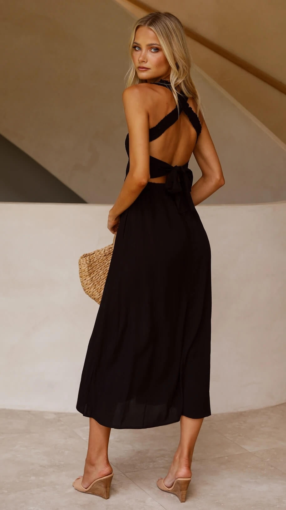 Elegantes Midikleid Mit Quadratischem Ausschnitt