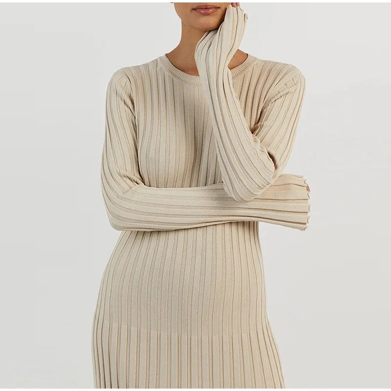 Elegantes Strickkleid Mit Rundhalsausschnitt