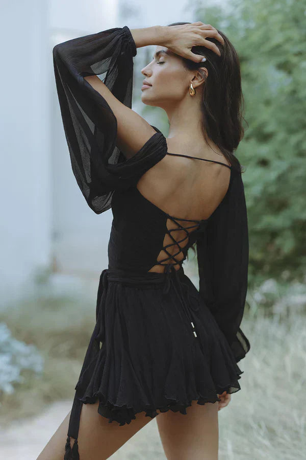 Rückenfreies Minikleid Mit Laternenärmeln