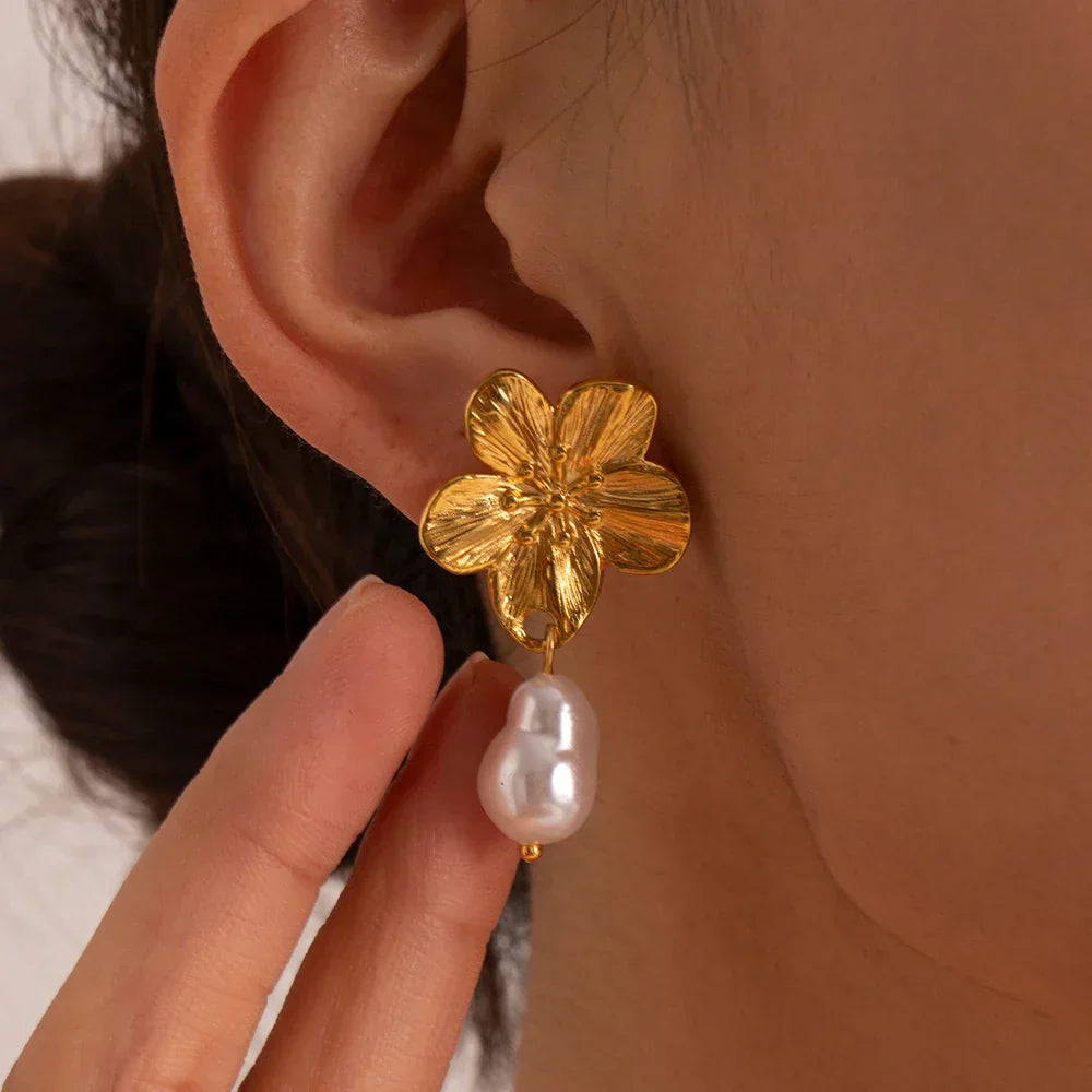 Hypoallergene Vintage Blumenohrringe