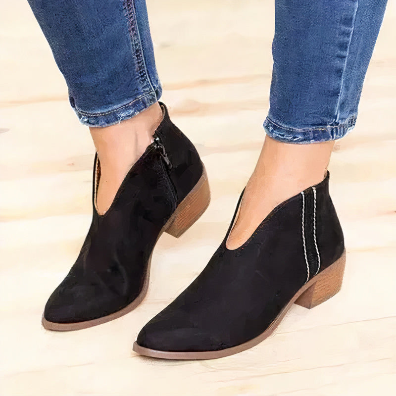 Stiefel Mit Hohem Absatz Und Schmaler Zehenpartie