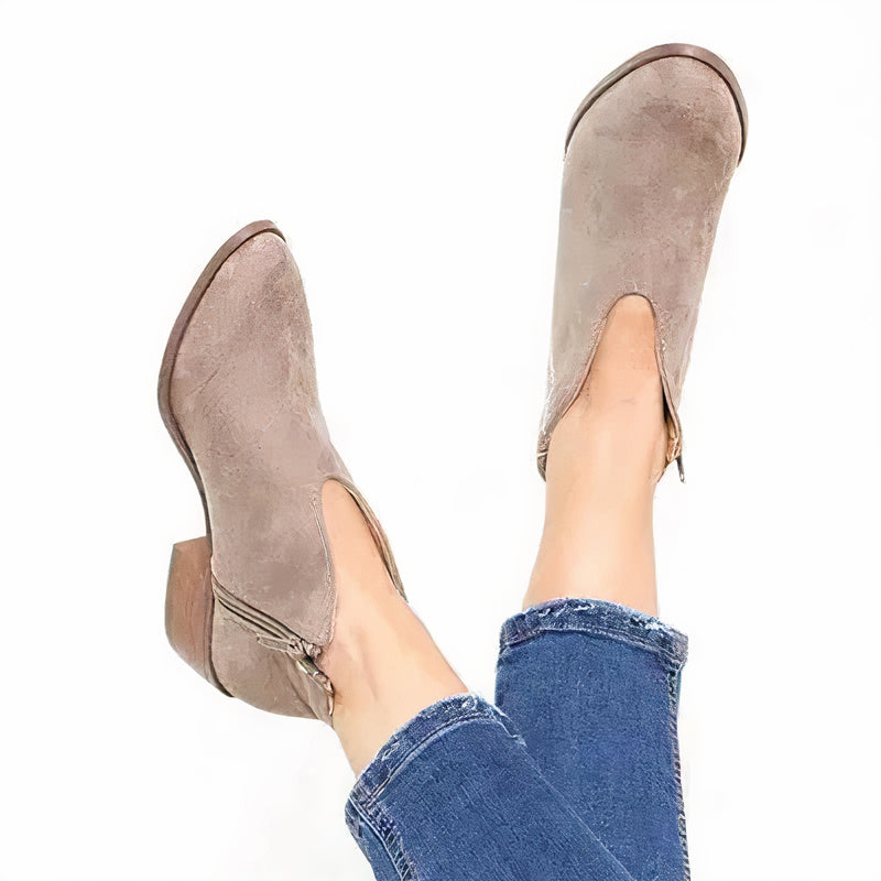 Stiefel Mit Hohem Absatz Und Schmaler Zehenpartie