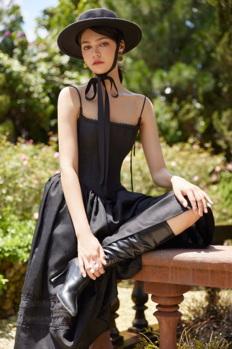 A-Linien-Kleid Mit Quadratischem Ausschnitt Und Spitzendetail