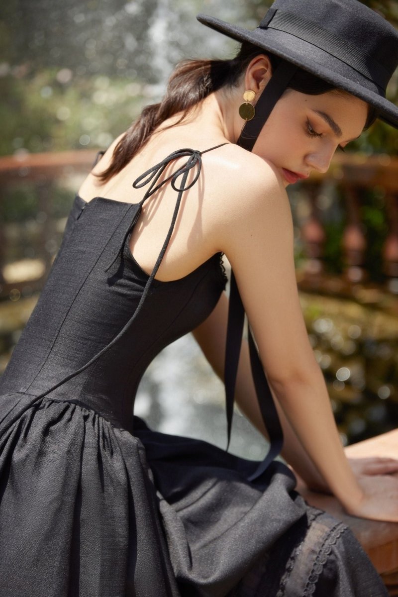 A-Linien-Kleid Mit Quadratischem Ausschnitt Und Spitzendetail