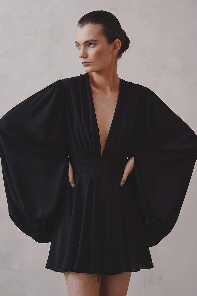 Elegantes Minikleid Mit Tiefem V-Ausschnitt Und Ballonärmeln